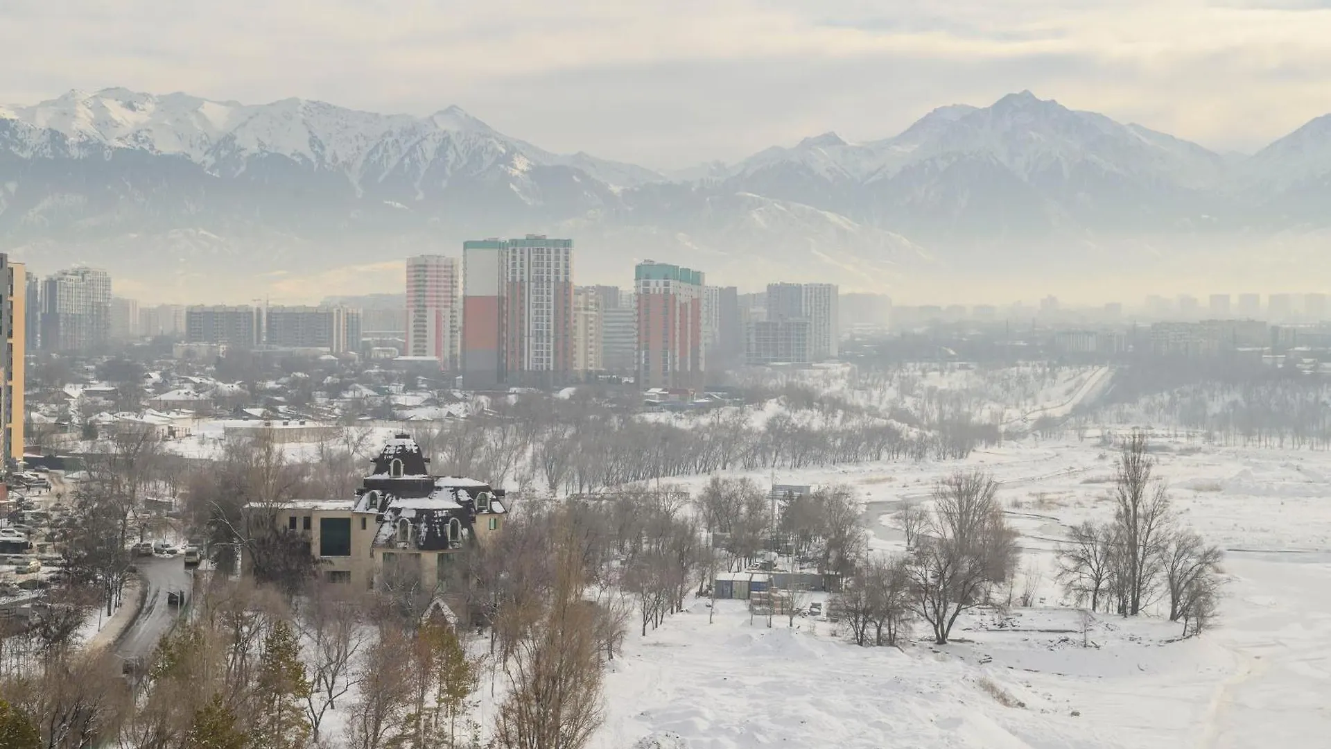 Квартира На 4-Комнаты 15-18 Спальных Мест 3 阿拉木图
