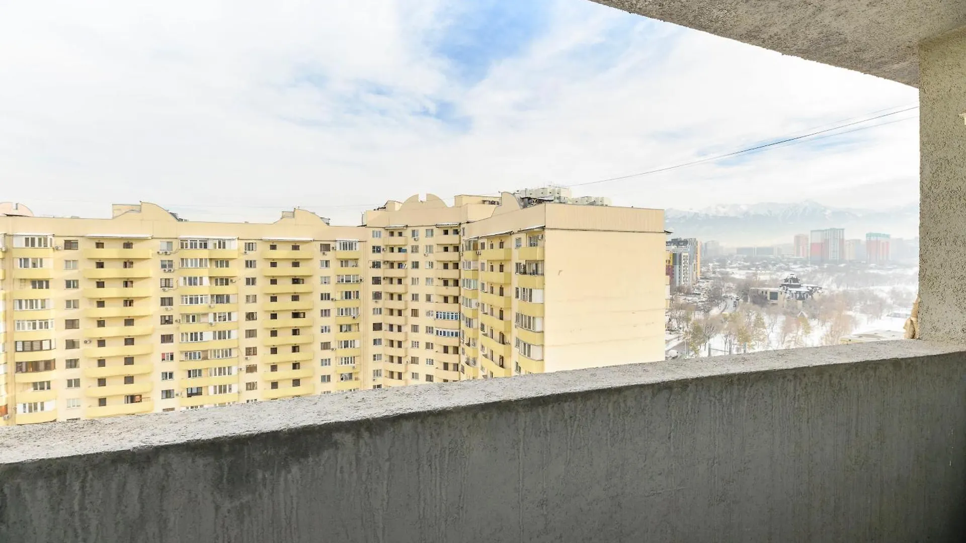 Квартира На 4-Комнаты 15-18 Спальных Мест 3 阿拉木图 公寓
